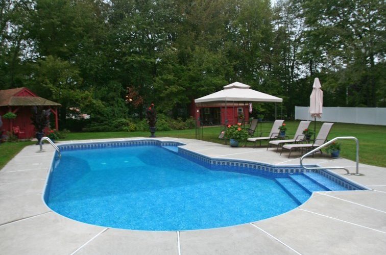 2A Keyhole Inground Pool - Ghent, NY